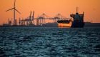 النفط يصعد بدعم تراجع مخزونات أمريكا وانحسار توترات تجارية