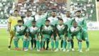 لاعب يتعرض لإصابة "كوميدية" بسبب تسديد ركلة جزاء