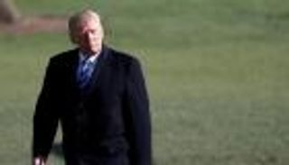 ترامب يقاطع العشاء السنوي لمراسلي البيت الأبيض للعام الثاني