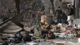 رئيس الوزراء الباكستاني يزور أفغانستان لعلاج أزمة الثقة بين الجارتين