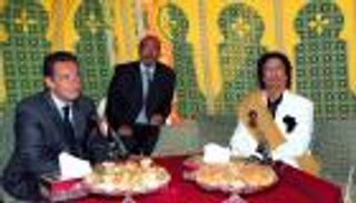 مترجم القذافي يكشف حجم المبلغ المقدم لساركوزي في حقائب