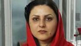 "كولرخ" أيقونة المرأة الإيرانية في طريقها للموت بسجون الملالي