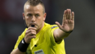 صافرة نرويجية تضبط كلاسيكو الهلال والأهلي 