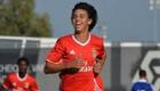 تقارير.. صراع إنجليزي على ضم جوهرة بنفيكا