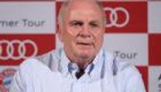 هونيس يعترض على اقتراح الدورة الفاصلة في البوندسليجا