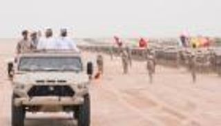 محمد بن زايد: فخورون برؤية شباب الوطن يحملون شرف الجندية