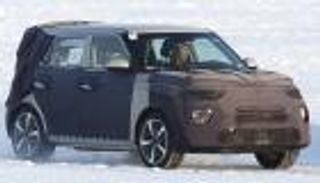 كيا تختبر الجيل الثالث من سيارات Soul بغطاء مموه