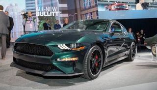 "موستانج بوليت" باللون الأخضر التقليدي