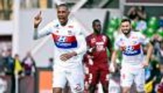 ليون يكتسح ميتز بخماسية في الدوري الفرنسي