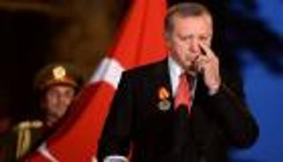 انهيار الليرة يهزم أردوغان أمام المستثمرين