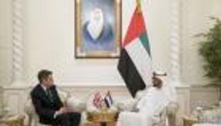 محمد بن زايد يستقبل وزير الدفاع البريطاني