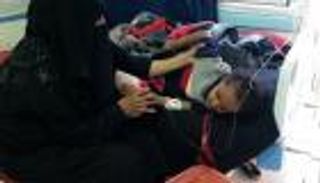 "عطاؤك دواء".. حملة يمنية يتبرع فيها الميسورون لعلاج الفقراء