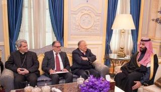 جانب من لقاء محمد بن سلمان والقيادات الدينية في فرنسا