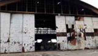 بالصور.. إيران تنشر أسماء قتلاها وآثار قصف قاعدة "التيفور" بسوريا