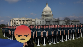 100 مجسم مزيف لزوكربيرج