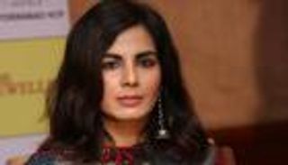 كيرتي كولهاري: عرفان خان أضحكني وأبكاني في "بلاك ميل"