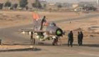 النظام السوري يخلي قواعده العسكرية تحسبا لضربة أمريكية