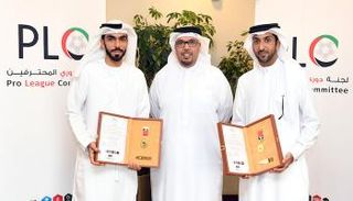 لجنة دوري المحترفين تكرم حكمي المونديال محمد عبدالله ومحمد أحمد يوسف