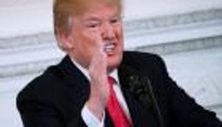 ترامب يصف مدير "إف بي آي" السابق بـ"الكاذب" ويدعو لملاحقته قضائيا