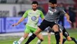 فولفسبورج يؤزم موقفه في الدوري الألماني بالتعادل مع أوجسبورج