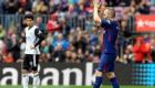 إنييستا يحسم مستقبله مع برشلونة