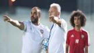 زاكيروني يكشف عن برنامج إعداد "الأبيض" لكأس آسيا في مؤتمر صحفي 