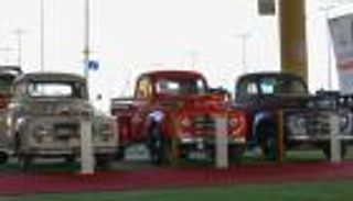 بالصور.. أجمل السيارات التراثية في "كلاسيك القصيم2"