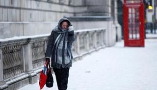 تباطؤ إنفاق المستهلكين البريطانيين