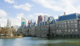 هولندا.. أول حظر لتدخين الماريجوانا في الأماكن العامة