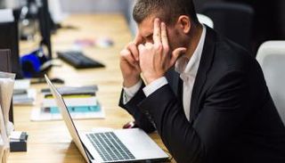 علامات تدل على كره زملاء العمل لك