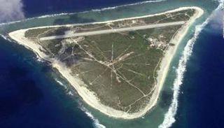 جزيرة ميناميتوري تبعد 1200 كم عن ساحل اليابان