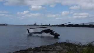 صورة أرشيفية لسقوط مروحية إيرانية في بحر قزوين