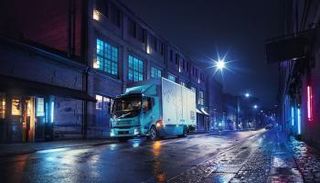 فولفو تكشف عن تفاصيل شاحناتها الكهربائية المنتظرة