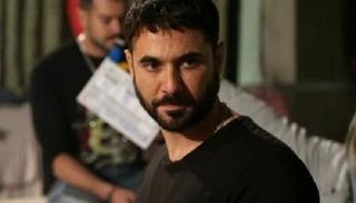 الفنان أحمد عز