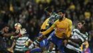 الجزائري رفيق حليش أفضل لاعب في الجولة الأخيرة للدوري البرتغالي 