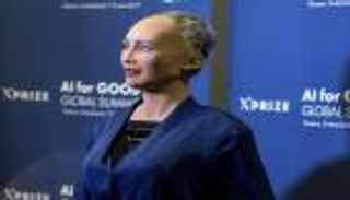 الروبوت صوفيا: أنا داعية سلام ولا أسعى للسيطرة على العالم