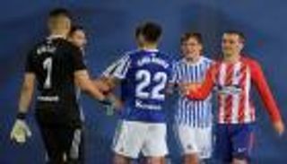 ريال سوسيداد يقرب برشلونة من لقب الليجا بالفوز على أتلتيكو مدريد