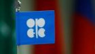 "أوبك" ومستقلون: مخزونات النفط مرتفعة.. وروسيا: ملتزمون بالاتفاق 100%