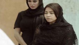 الفنانة شيرين خلال عزاء سابق