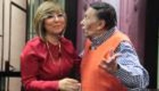 بالصور.. لميس الحديدي أحدث ضيف شرف مع عادل إمام