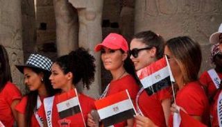 ملكات الجمال العالم للسياحة والبيئة في أثناء زيارة الأقصر