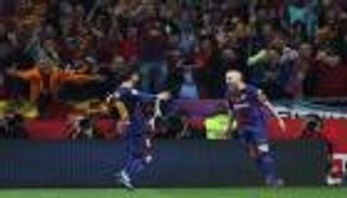 سحر ميسي ورسم إنييستا يتوجان برشلونة بكأس الملك