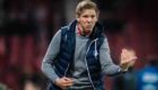 مدرب هوفنهايم يعلق على تقارير تدريبه أرسنال وتشيلسي