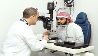 إجراء عمليات ليزك لـ700 شخص في الخدمات الطبية لشرطة أبوظبي