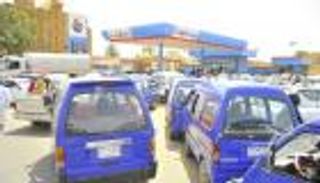 السودان.. طوابير الوقود تعود مجدداً 