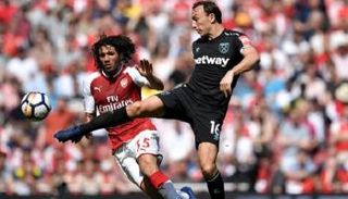 النني لاعب أرسنال