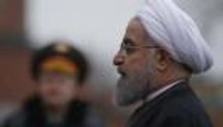 إيرانيون يشهرون البطاقات الحمراء في وجه روحاني "المنبوذ"