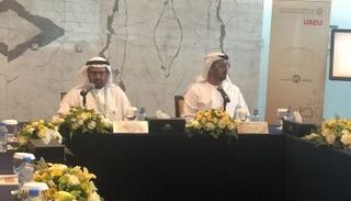 حسين الحمادي والدكتور علي النعيمي في مؤتمر إطلاق الأكاديمية