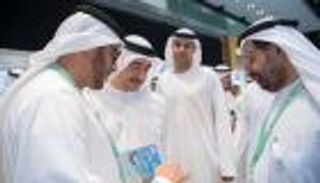 بالصور.. عبدالله بن زايد يفتتح معرض أبوظبي الدولي للكتاب