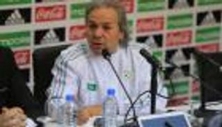 ماجر يرفض استدعاء حليش ومبولحي لمنتخب الجزائر